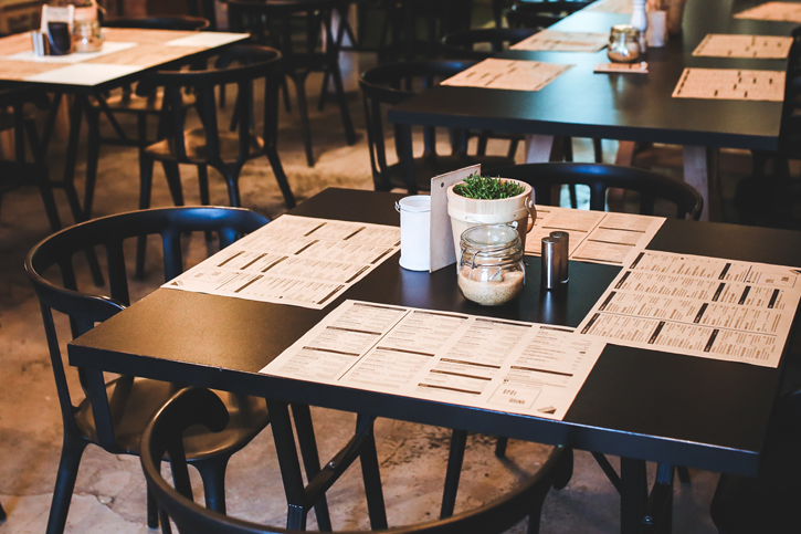 深鯊控股集團有限公司